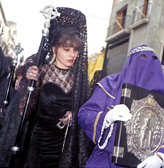 Semana Santa, Malaga/Spanien: Frauen in traditioneller Tracht